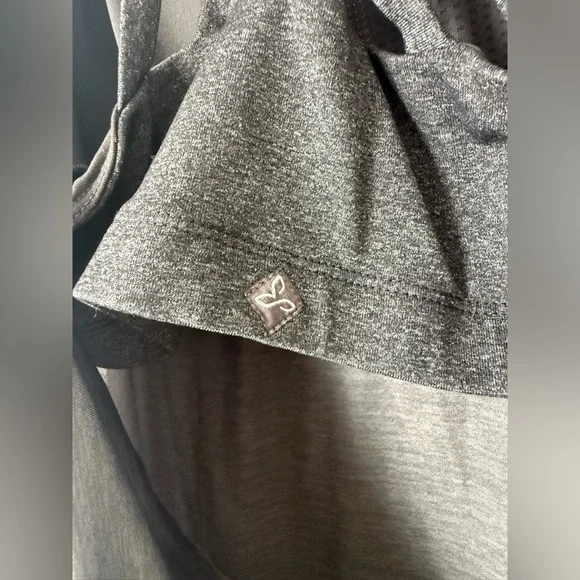 Like New Prana Waterfall Criss Cross Built in Bra Scoop Back Workout Tank - Picture 12 of 14